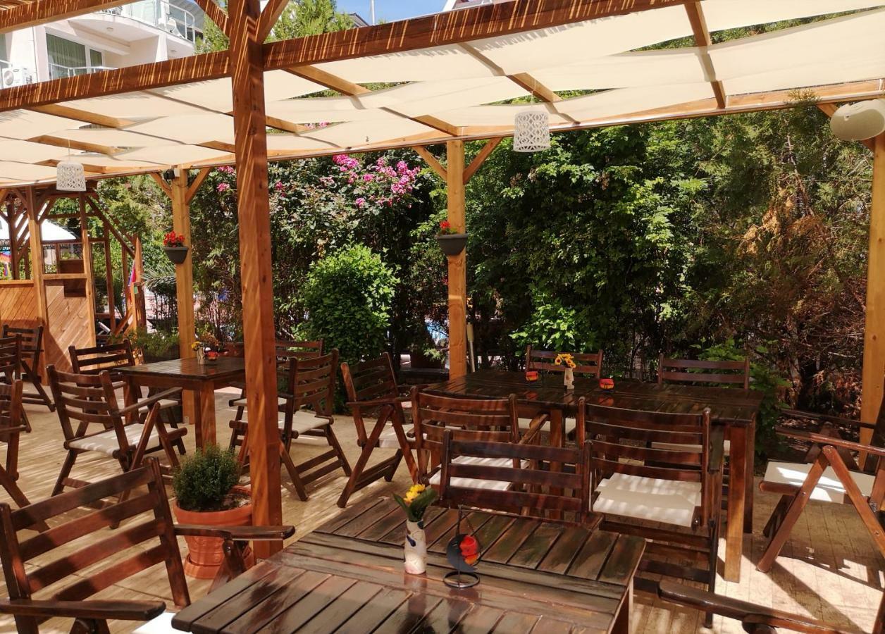 Tropics Hotel Sveti Vlas Exterior photo
